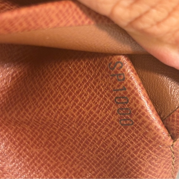 Louis Vuitton Porte Monnaie Tresor Monogram Wallet - Picture 12 of 12